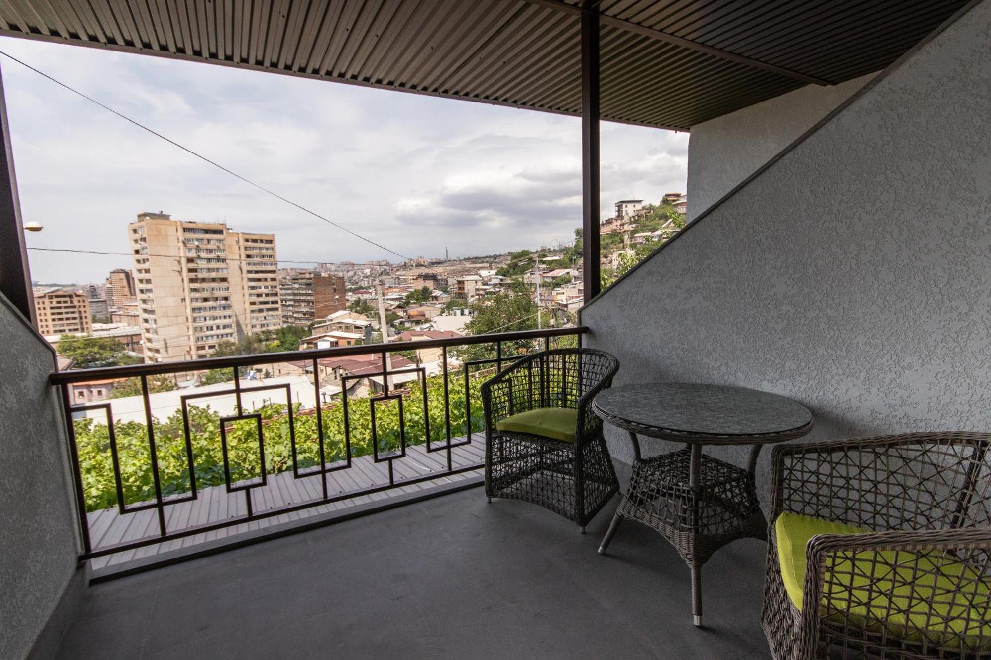 Hillside Guest House Yerevan Exterior foto